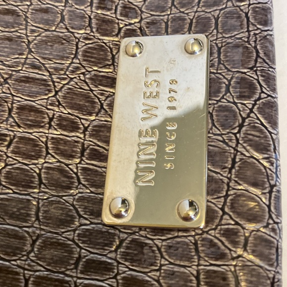 NWOT. Nine West wristlet. - Picture 7 of 8